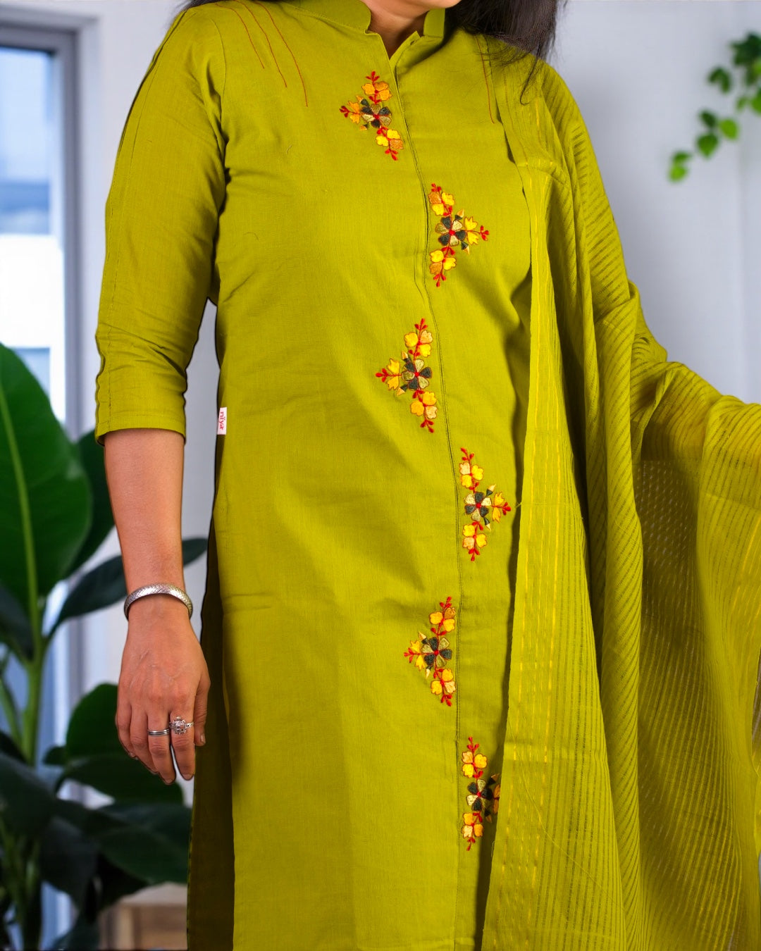 White Embroidered Handwork Kurti with Dupatta | 2-Piece Ethnic Set